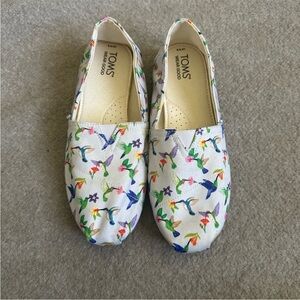 TOMS Hummingbirds Floral Women’s Flats ~ 8